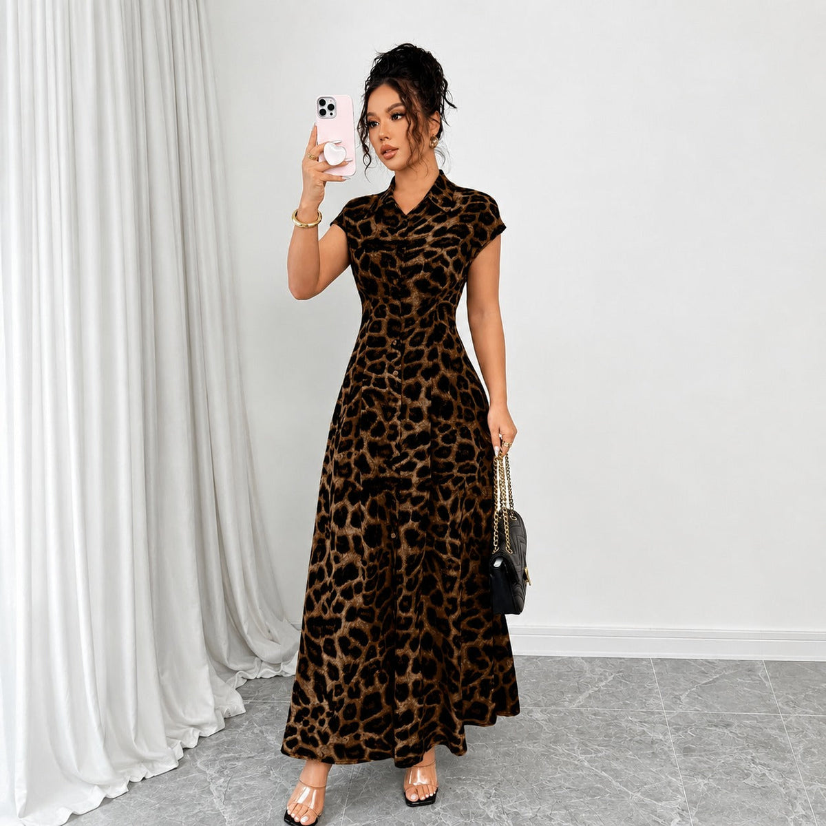 Vestido Catarina com Estampa de Leopardo e Cintura Marcada